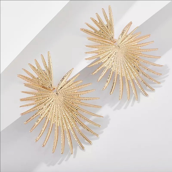 Zara Radiance Earrings - Picture 4 of 5